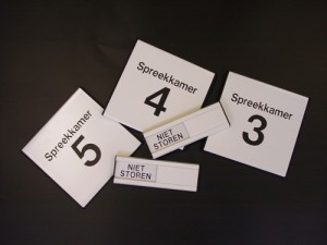 Borden wit gespoten