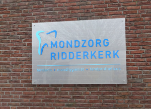 Mondzorg ridderkerk reclamebord
