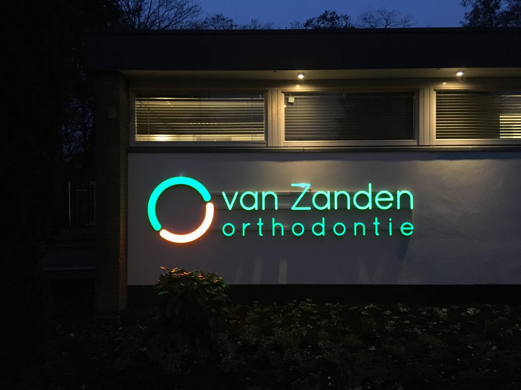 led letters